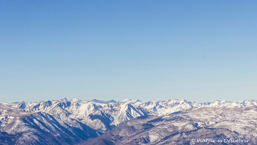 vista panoràmica dels Pirineus vistos des del cim del Puigmal