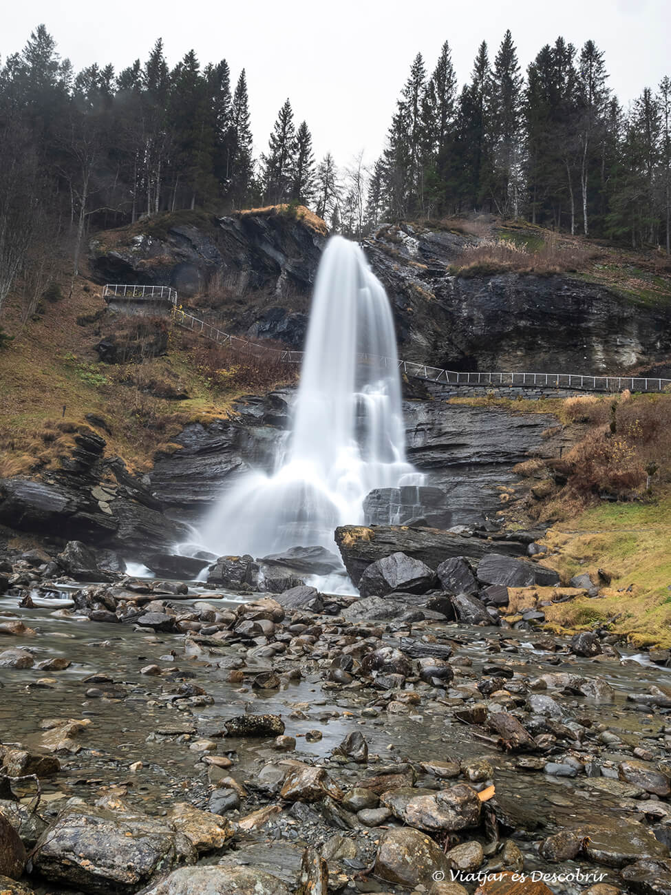 la cascada Steinsdalsfossen