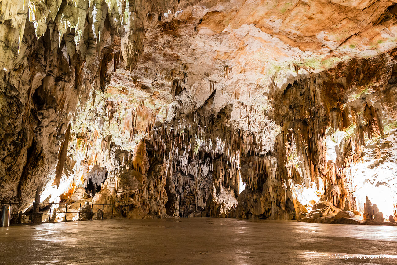 detalls de les formacions a l'interior de les coves càrstiques d'Eslovènia