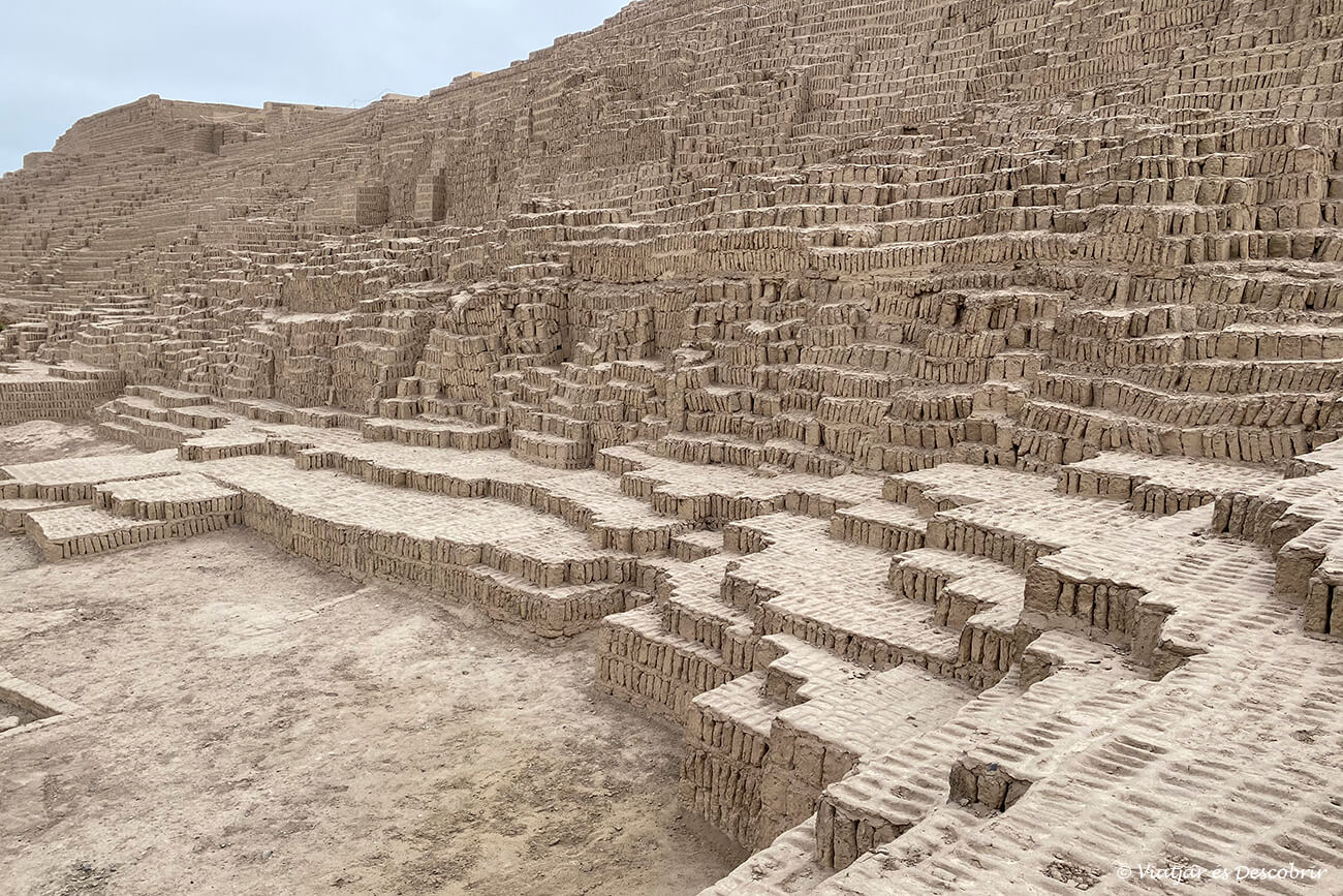 la piramide de la cultura lima de Huaca Pucllana és un imprescindible que veure a Lima en 2 dies