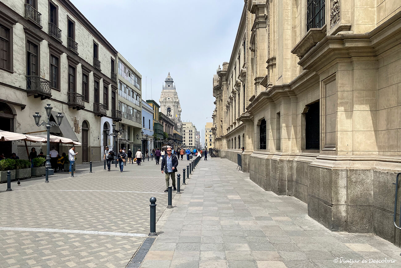 que veure a Lima en dos dies: passejar pels carrers cèntrics durant el dia és segur i un imprescindible per fer allà