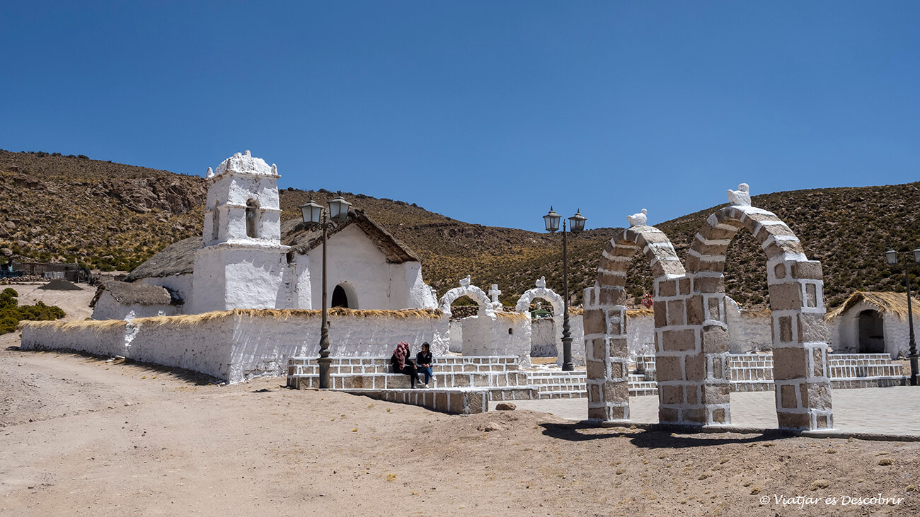 església d'un petit poble andí a Xile