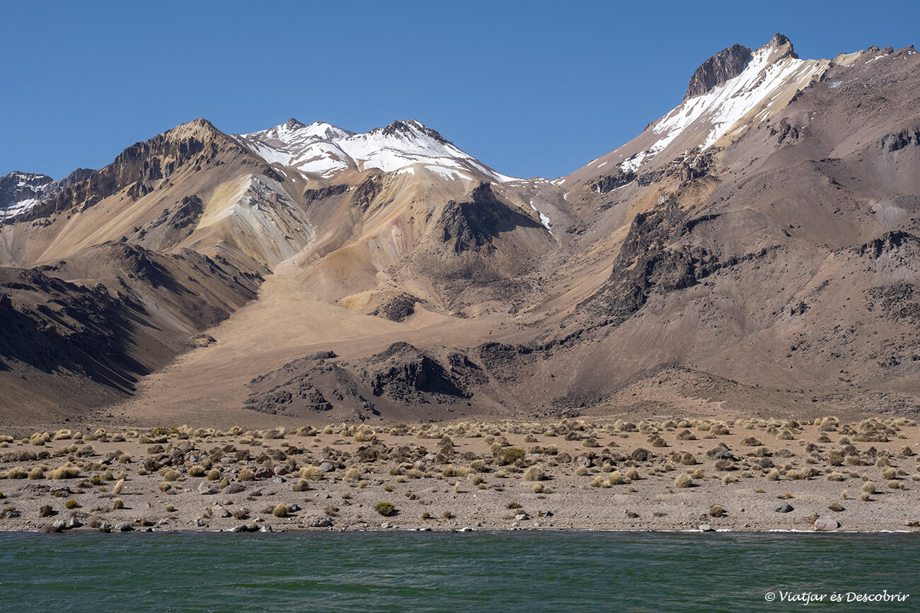 llacunes andines a prop de la frontera amb el Perú