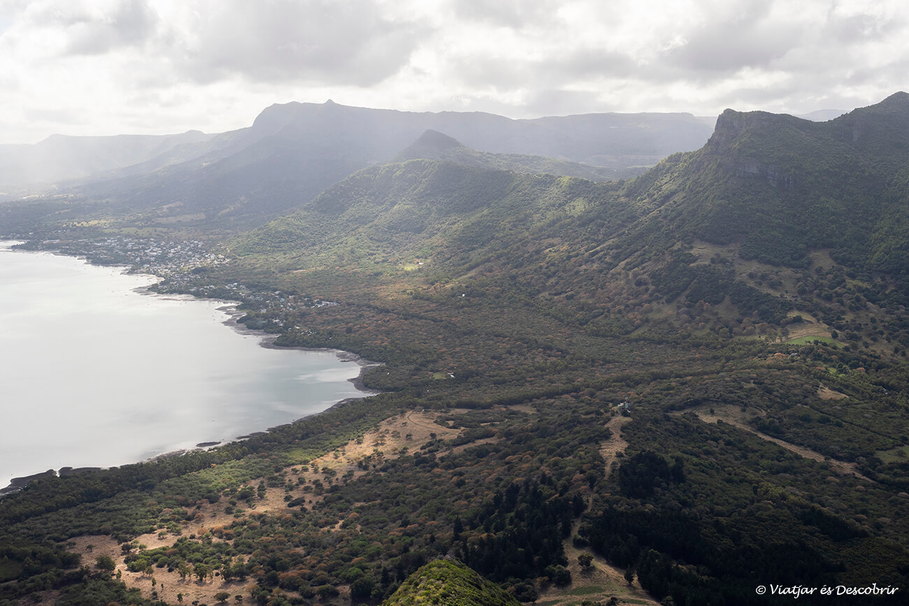 paisatge de l'est de Maurici durant la pujada a Le Morne