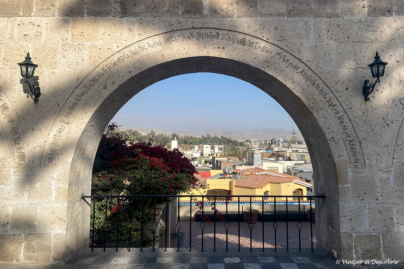 detalls dels arcs del mirador Yanahuara