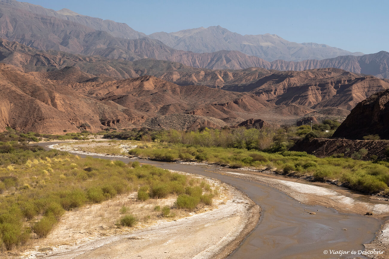 pujar al Mirador de las Tres Cruces és una altra proposta molt interessant que fer a Salta i Jujuy en 7 dies durant la carretera panoràmica de la Quebrada de las Conchas