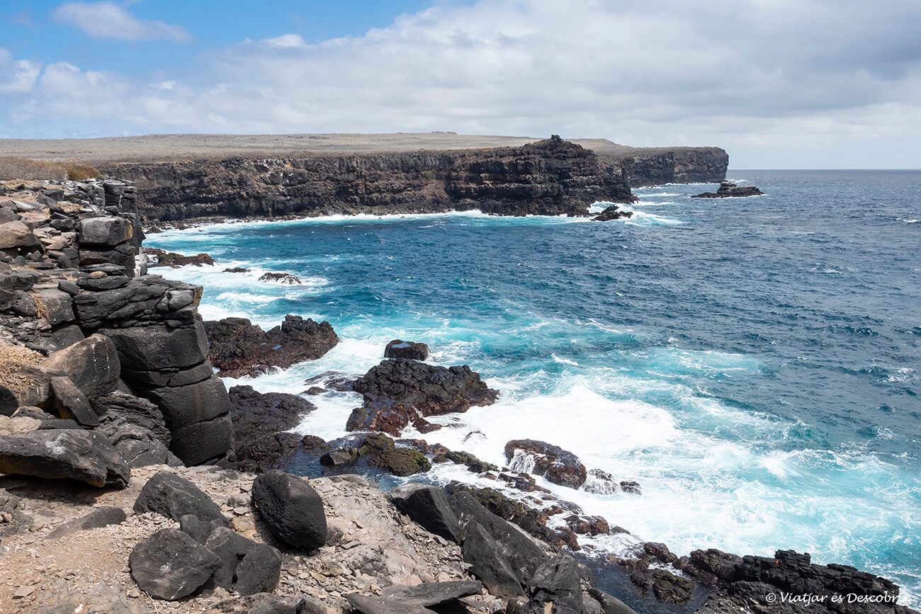 paisatge volcànic de costa a les Galápagos