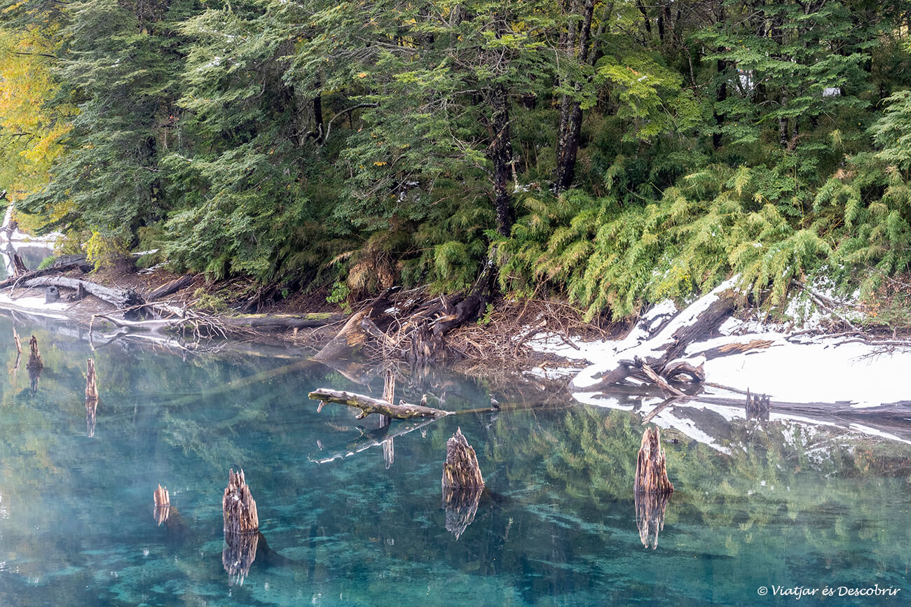 laguna arcoíris durant una visita guiada