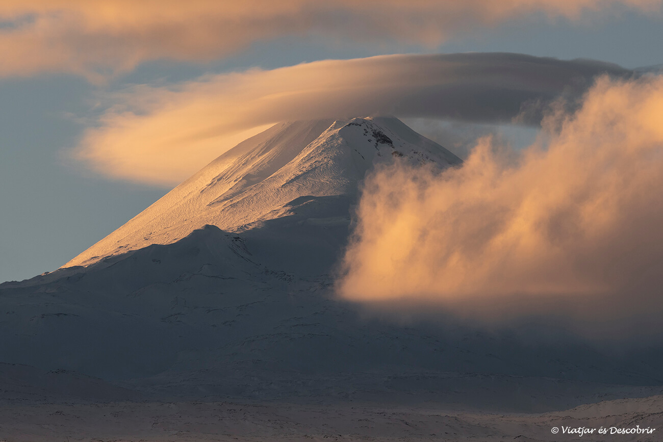 posta de sol sobre el volcà Llaima des de Melipeuco