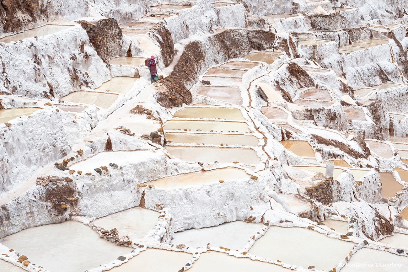 escena dels salars del Valle Sagrada en un tour des de Cusco