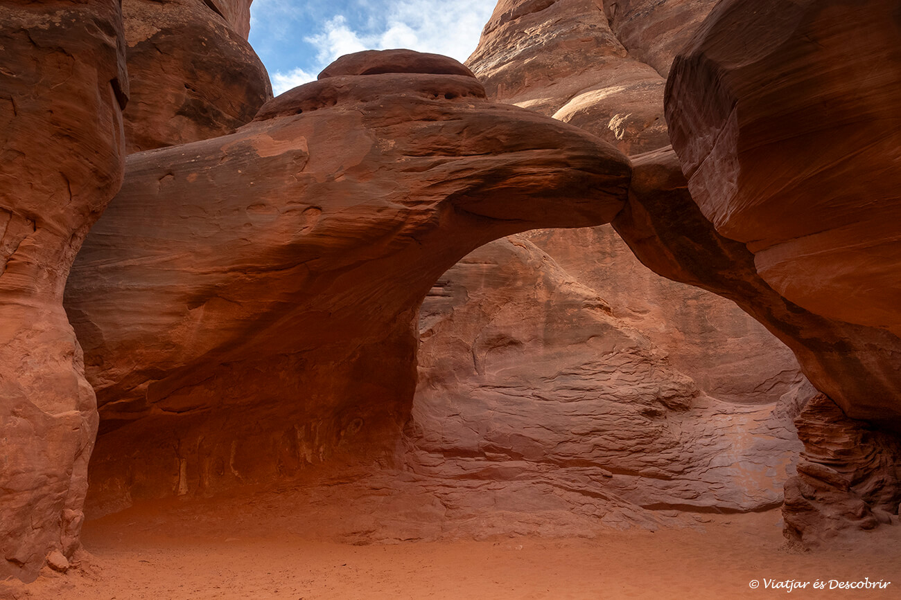 el Sand Dune Arch