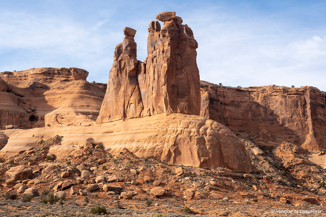 parets de roques verticals des del Curthouse Towers Viewpoint