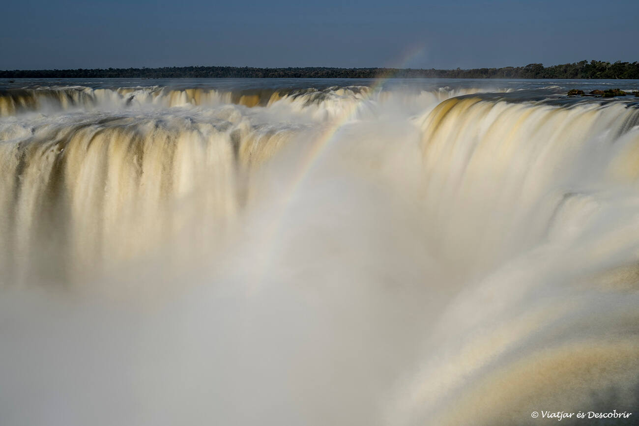 aigua des de la part alta de la garganta del diablo i l'arc de sant martí
