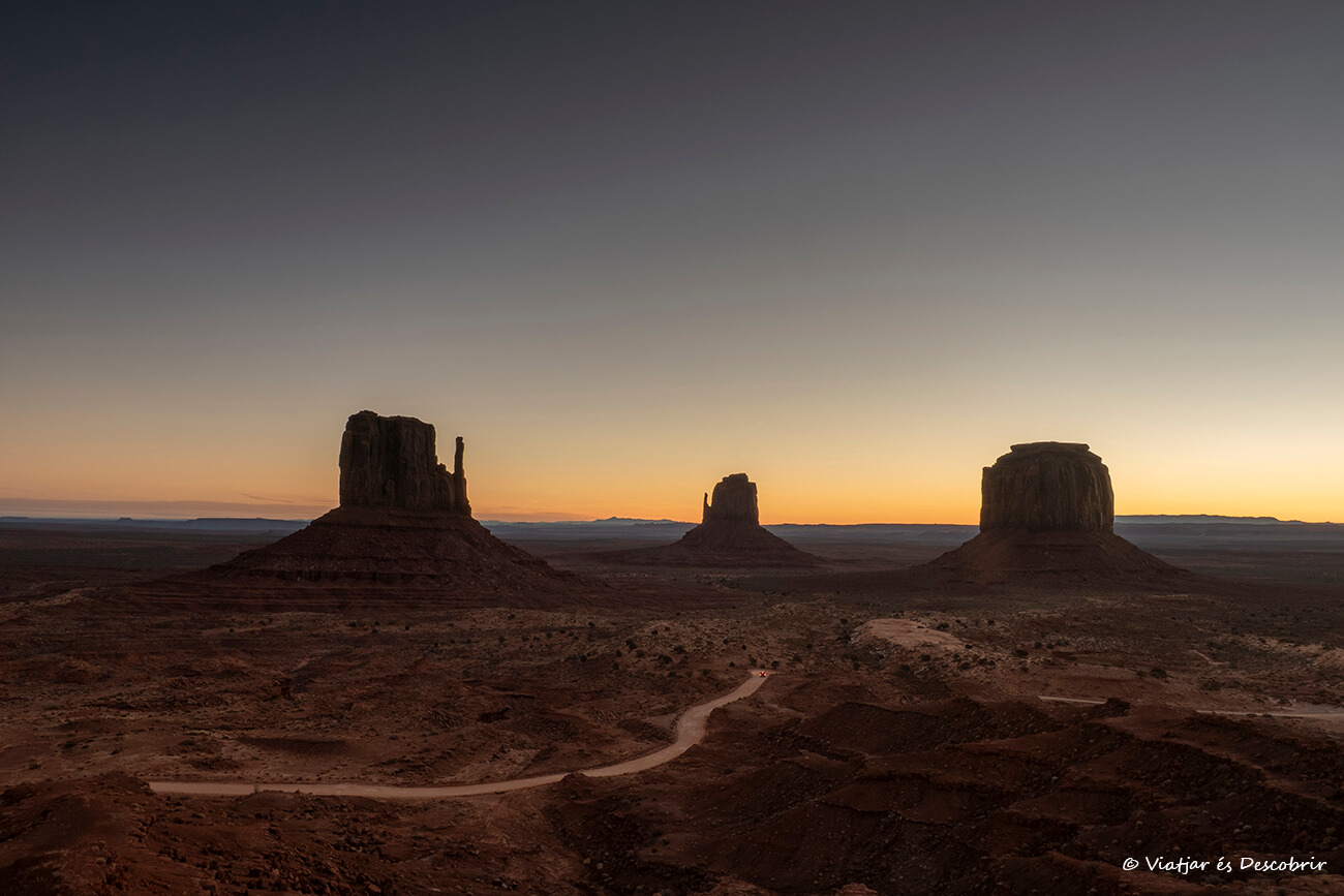 és important veure les opcions on allotjar-se a Monument Valley per poder gaudir amb comoditat de la sortida i la posta de sol